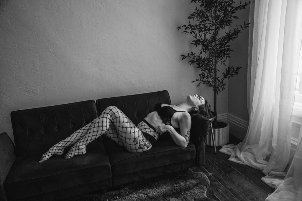 60 minute Studio Boudoir Session EUREKA