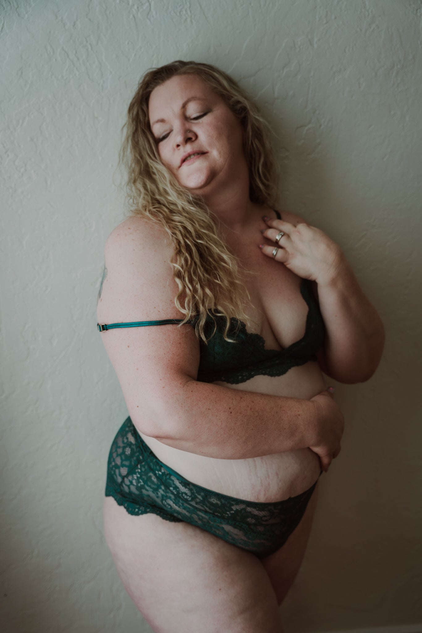 60 minute Studio Boudoir Session EUREKA